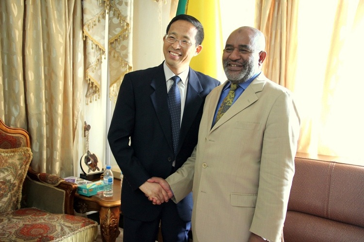 Comores-Chine : Le projet du nouvel aéroport séduit Azali